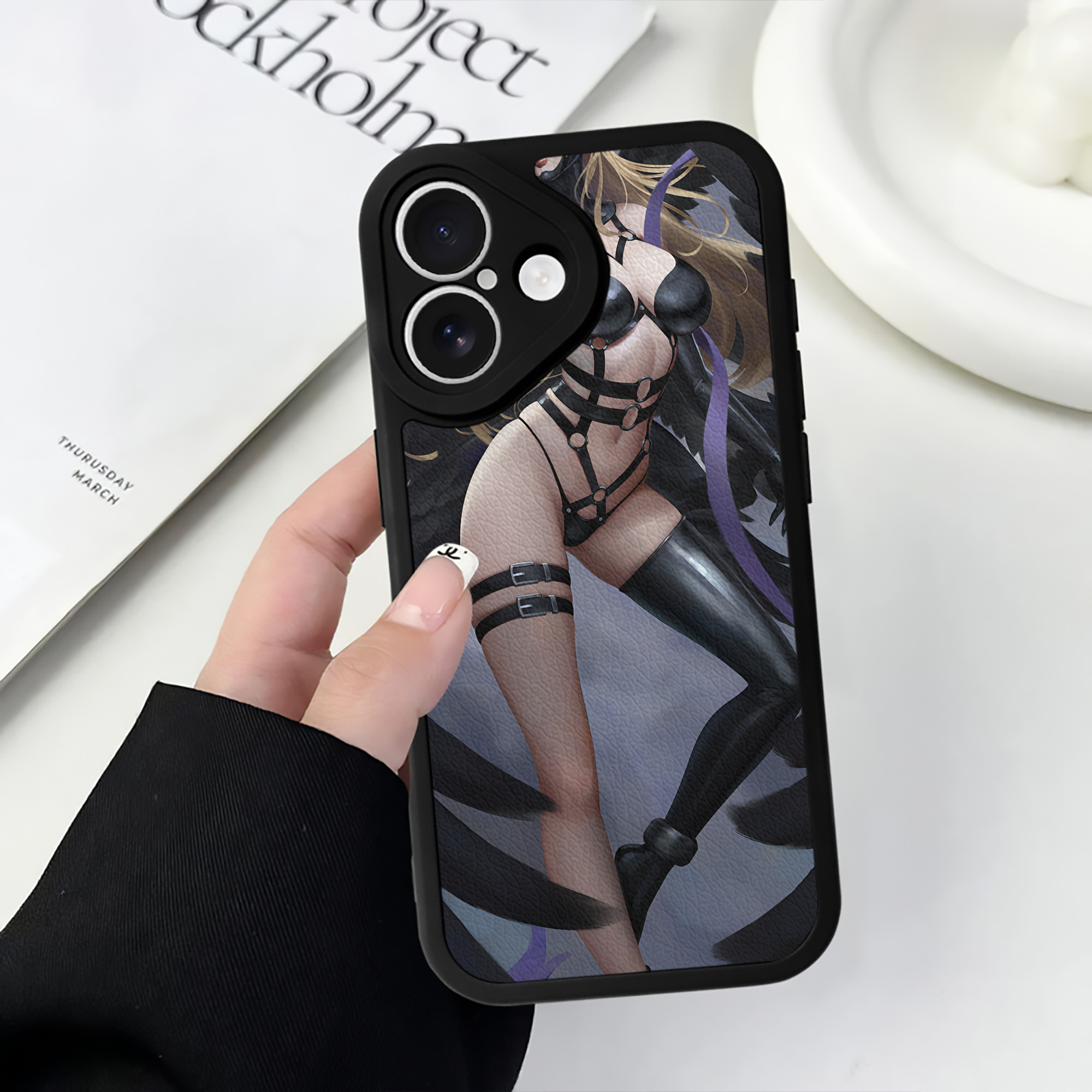 （画像用） Digimon デジタルモンスター/デジモン 【iPhone 16シリーズ対応】シリコンスマホケース（レザー調） 材質：シリコン
